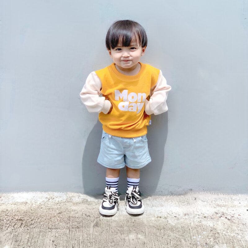 Sweater Kombinasi Monday