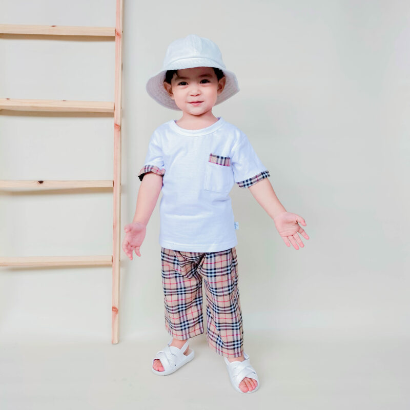 Setelan Kaos Kantong Burberry