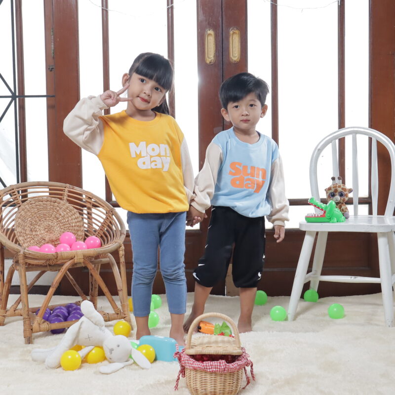 Sweater Kombinasi Sunday